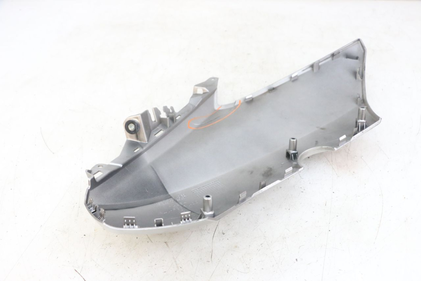 photo de LATERAL DIANTEIRO ESQUERDO YAMAHA XMAX X-MAX ABS 125 (2017 - 2020) - Pontos de fixação
