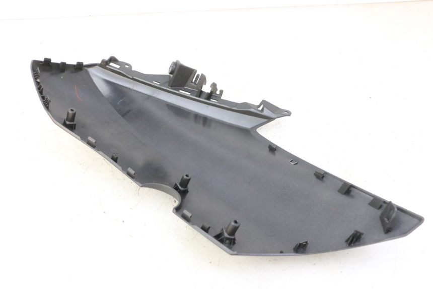 photo de LATERAL DIANTEIRO ESQUERDO YAMAHA XMAX X-MAX 125 (2021 - 2025) - Detalhe da peça