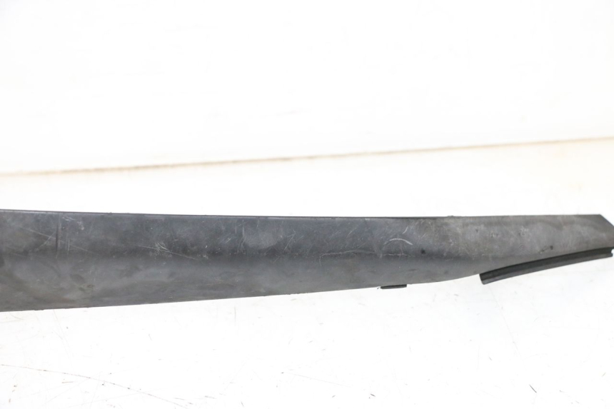 photo de LATERAL DIANTEIRO ESQUERDO YAMAHA XMAX X-MAX 125 (2006 - 2009) - Estado da superfície