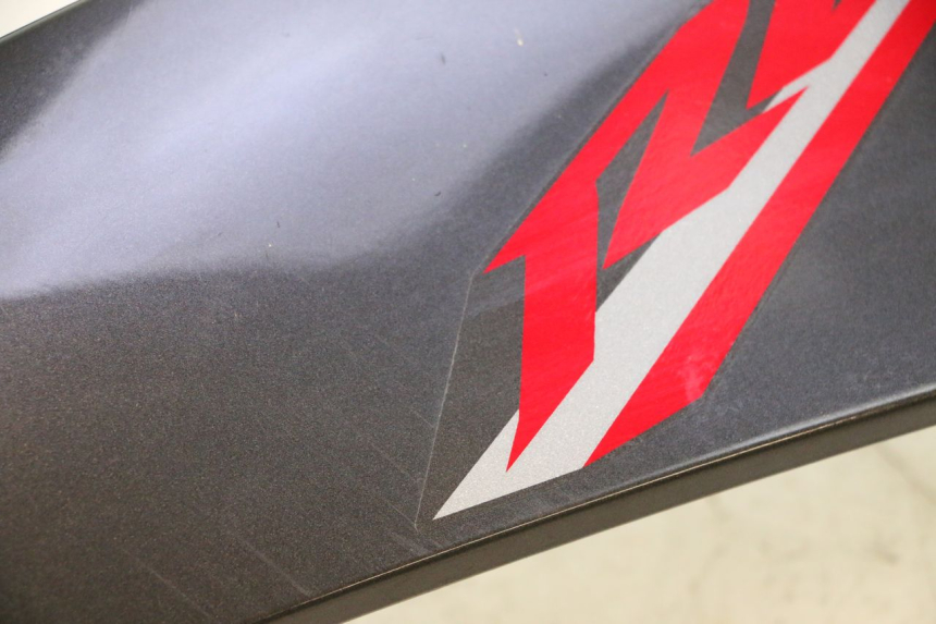 photo de PAINEL LATERAL DIANTEIRO ESQUERDO YAMAHA YZF R6 600 (2008 - 2009) - Vista de perfil