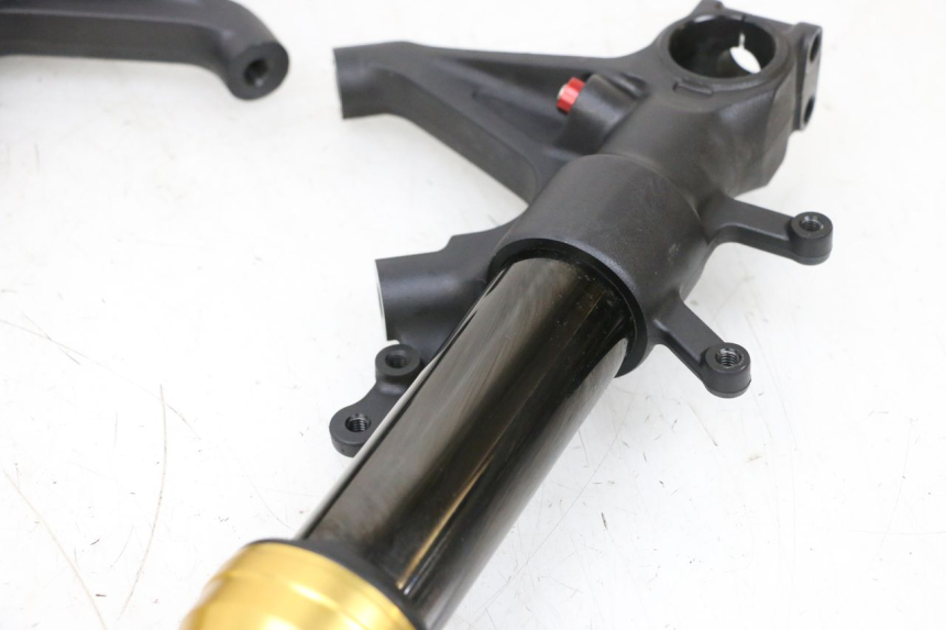 photo de FORQUILHA SUZUKI GSXR GSX-R 1000 (2003 - 2004) - Outro ângulo de visão