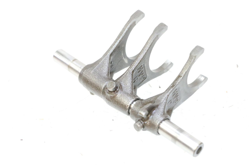 photo de GARFO DE CAIXA HONDA CBR RR FIREBLADE 900 (1992 - 1994) - Detalhe da peça
