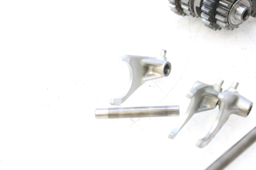 photo de FOQUETE DE CAIXA SUZUKI DR S 600 (1985 - 1989) - Outro ângulo de visão