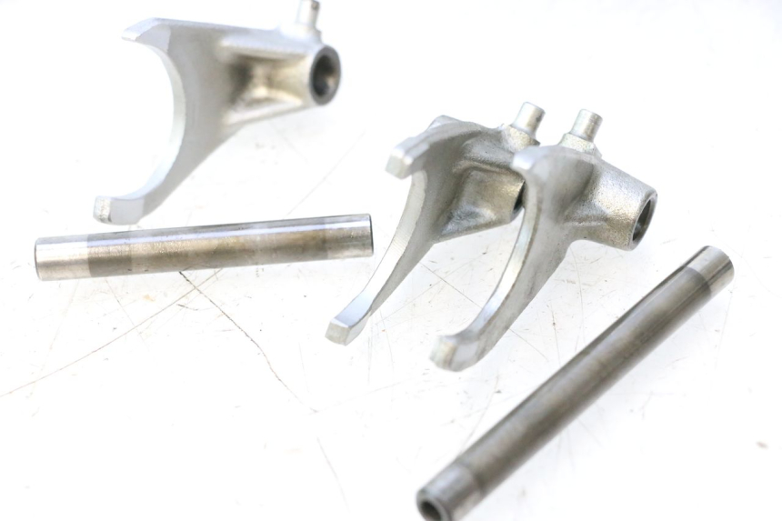 photo de FOQUETE DE CAIXA SUZUKI DR S 600 (1985 - 1989) - Ampliação técnica