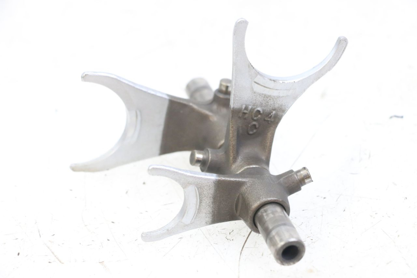 photo de GARFO DE CAIXA HONDA TRX 300 (1988 - 2000) - Detalhe da peça