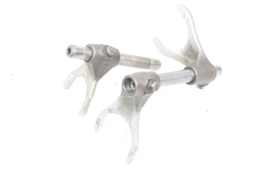 photo de GARFO DE CAIXA YAMAHA FZS FAZER 600 (2001 - 2003) - Detalhe da peça