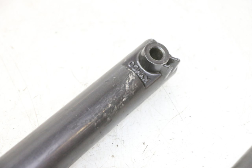photo de GUARDA-POÓ DA FORQUILHA KYMCO AGILITY 4T 50 (2005 - 2018) - Pontos de fixação
