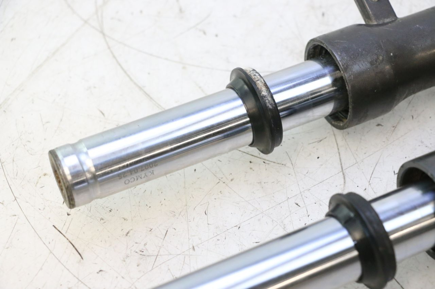 photo de GUARDA-POÓ DA FORQUILHA KYMCO AGILITY 4T 50 (2005 - 2018) - Pontos de fixação