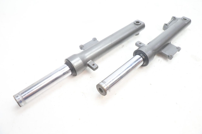 photo de GUARDA-POÓ DA FORQUILHA KYMCO AGILITY 4T 50 (2005 - 2018) - Pontos de fixação