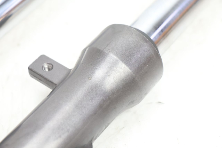 photo de MANGA DE HORQUILLA KYMCO AGILITY FR 2T 50 (2012 - 2017) - Pontos de fixação