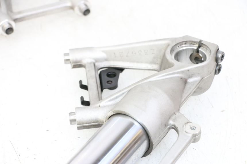 photo de GUARDA-POÓ DA FORQUILHA BMW S RR ABS S1000RR 1000 (2015 - 2018) - Ampliação técnica