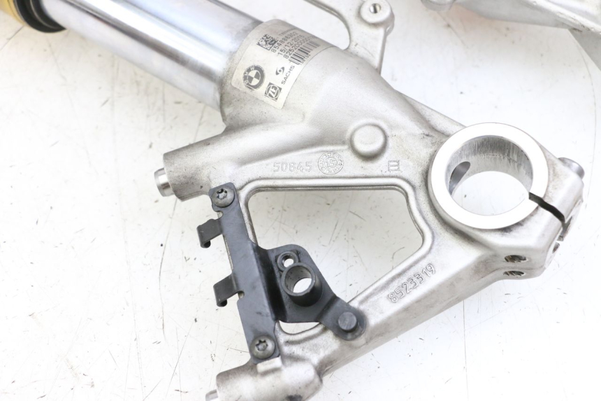 photo de GUARDA-POÓ DA FORQUILHA BMW S RR ABS S1000RR 1000 (2015 - 2018) - Marcações e referências