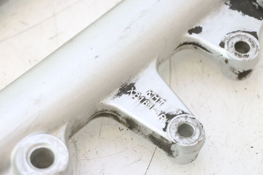 photo de MANGA DE GARFO SUZUKI BURGMAN 125 (2007 - 2014) - Detalhes característicos