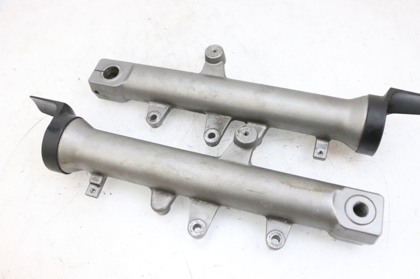 photo de GUARDA-POEIRA DA SUSPENSÃO DIANTEIRA SUZUKI BURGMAN EXECUTIVE ABS 650 (2006 - 2012) - Detalhe da peça
