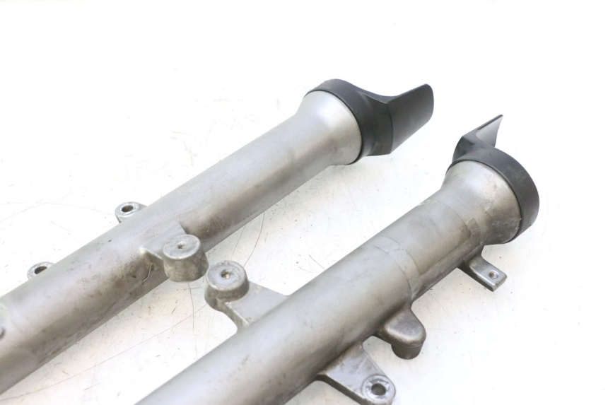 photo de GUARDA-POEIRA DA SUSPENSÃO DIANTEIRA SUZUKI BURGMAN EXECUTIVE ABS 650 (2006 - 2012) - Pontos de fixação