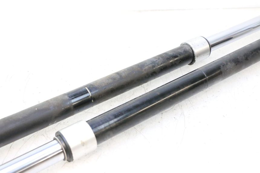photo de GUARDA-POÓ DA FORQUILHA BMW C1 125 (2000 - 2003) - Ampliação dos componentes