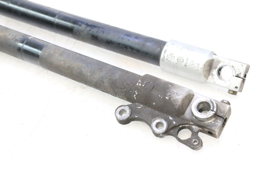 photo de GUARDA-POÓ DA FORQUILHA BMW C1 125 (2000 - 2003) - Pontos de fixação