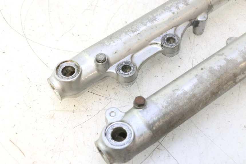 photo de MANGA DE HORQUILLA HONDA CB TWO FIFTY 250 (1991 - 2002) - Detalhe da peça
