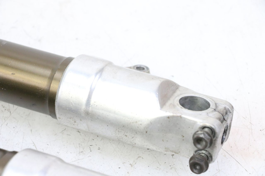photo de GUARDA-POEIRA DA SUSPENSÃO DIANTEIRA HONDA CBR RR FIREBLADE 900 (1992 - 1994) - Marcações e referências