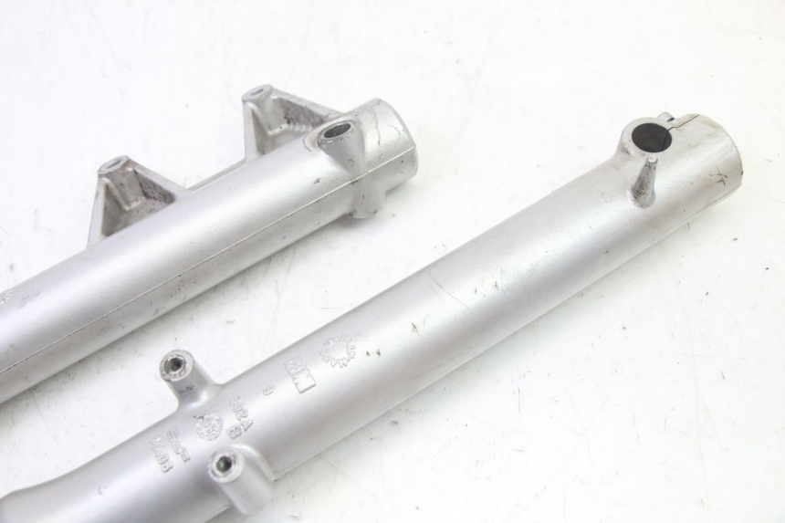 photo de GUARDA-POÓ DA SUSPENSÃO DIANTEIRA APRILIA CLASSIC 125 (1995 - 2001) - Vista geral