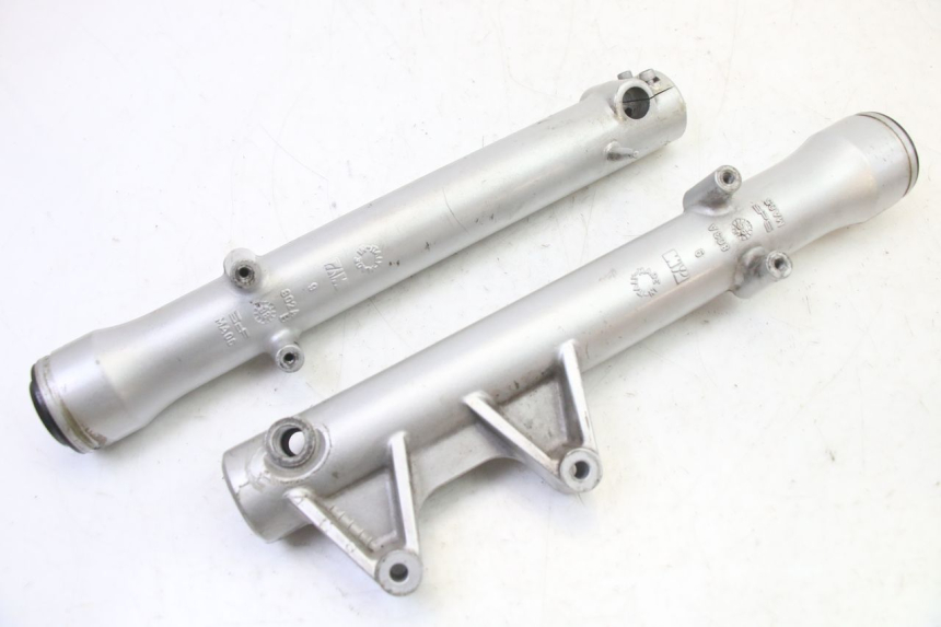 photo de GUARDA-POÓ DA SUSPENSÃO DIANTEIRA APRILIA CLASSIC 125 (1995 - 2001) - Pontos de fixação