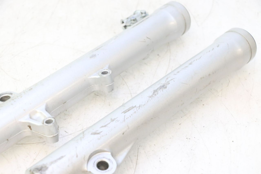 photo de GUARDA-POEIRA DA SUSPENSÃO DIANTEIRA HONDA CRF CR-F 125 (2020 - 2021) - Marcações e referências