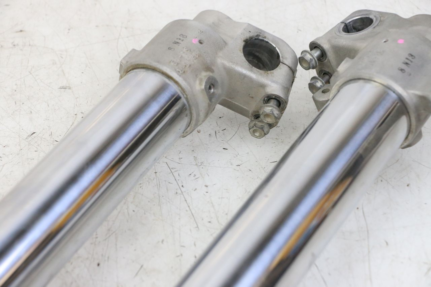 photo de GUARDA-POÓ DA FORQUILHA HONDA CRF R 250 (2020 - 2021) - Ampliação técnica
