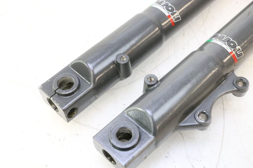 photo de MANGA DE GARFO HM HONDA CRM DERAPAGE RR 50 (2006 - 2017) - Pontos de fixação