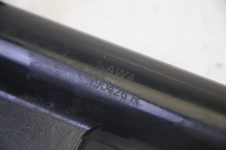 photo de GUARDA-POÓ DA SUSPENSÃO DIANTEIRA SYM CROX 4T 50 (2016 - 2023) - Pontos de fixação