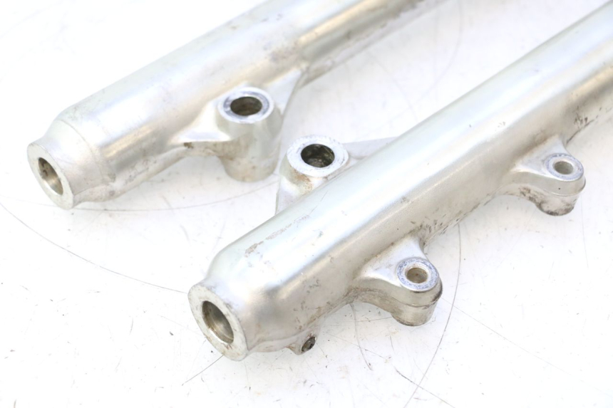 photo de MANGA DE HORQUILLA SUZUKI DR S 600 (1985 - 1989) - Detalhes característicos