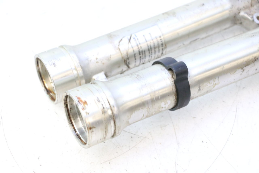 photo de MANGA DE HORQUILLA SUZUKI DR S 600 (1985 - 1989) - Pontos de fixação