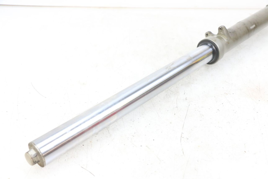 photo de GUARDA-PÓ DA FORQUILHA DIREITA YAMAHA FJ 3CX 1200 (1986 - 1996) - Estado da superfície