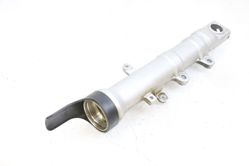 photo de GUARDA-PÓ DA FORQUILHA DIREITA YAMAHA FZ6 N FAZER 600 (2004 - 2006) - Estado da superfície