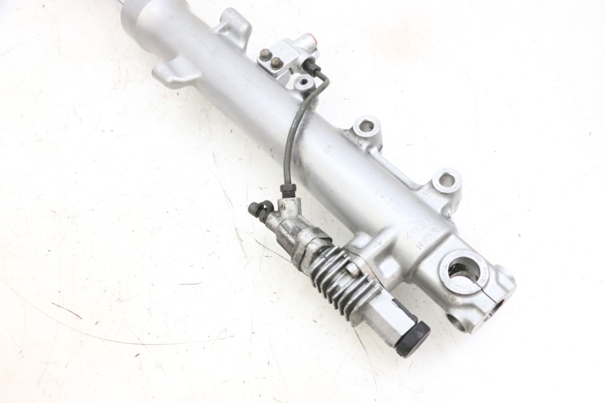 photo de GUARDA-PÓ DA FORQUILHA DIREITA KAWASAKI GPZ RX 1000 (1986 - 1988) - Zoom do estado de desgaste