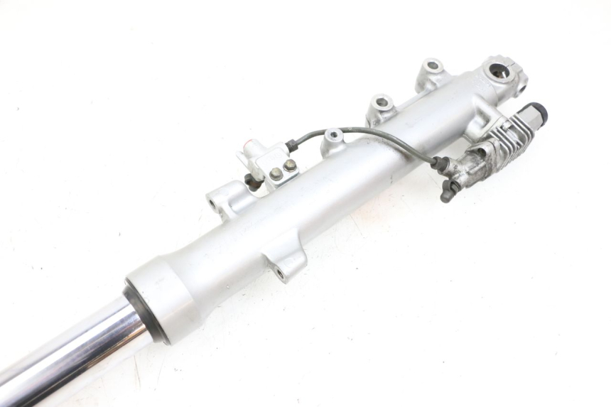 photo de GUARDA-PÓ DA FORQUILHA DIREITA KAWASAKI GPZ RX 1000 (1986 - 1988) - Pontos de fixação