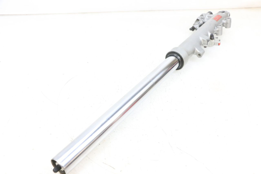 photo de GUARDA-PÓ DA FORQUILHA DIREITA KAWASAKI GPZ RX 1000 (1986 - 1988) - Peça verificada
