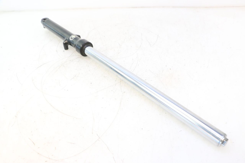photo de TUBO DE GARFO DIREITO YAMASAKI STREET 50 (2013 - 2018) - Pontos de fixação