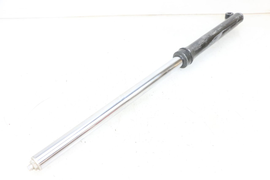 photo de GUARDA-PÓ DA FORQUILHA DIREITA YAMAHA TTR 125 (2000 - 2020) - Detalhe da peça