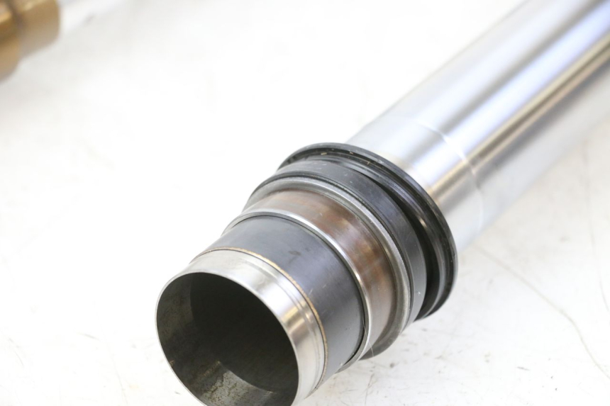 photo de GUARDA-PÓ DA FORQUILHA DIREITA YAMAHA YZF YZ-F 450 (2014 - 2016) - Ampliação dos componentes