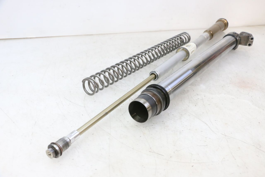 photo de GUARDA-PÓ DA FORQUILHA DIREITA YAMAHA YZF YZ-F 450 (2014 - 2016) - Marcações e referências