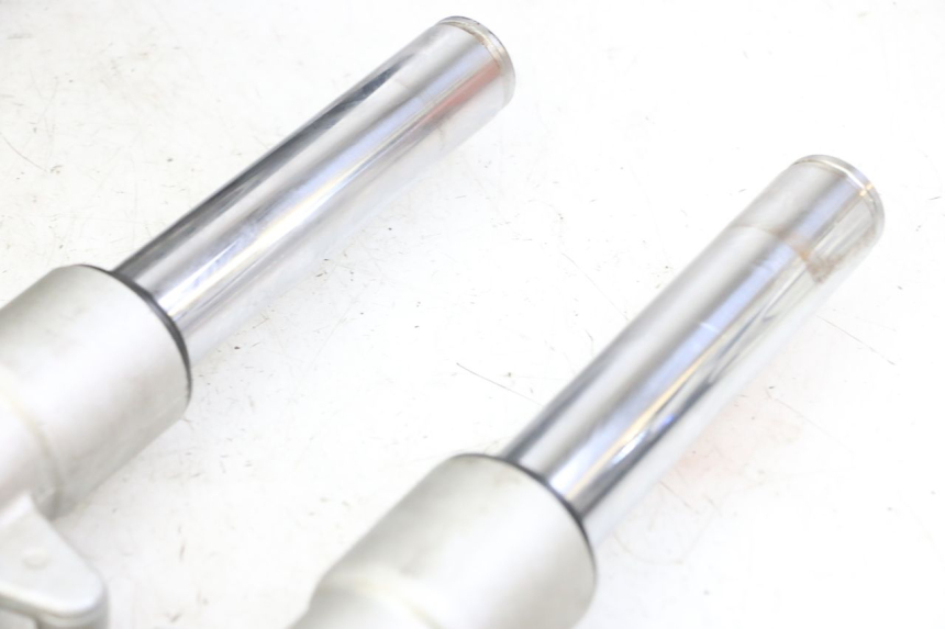 photo de GUARDA-POÓ DA FORQUILHA PEUGEOT ELYSTAR 125 (2002 - 2007) - Pontos de fixação