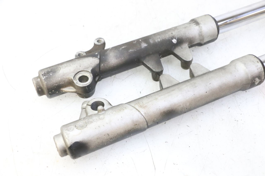 photo de GUARDA-POEIRA DA SUSPENSÃO DIANTEIRA PEUGEOT ELYSTAR 50 (2002 - 2014) - Ampliação técnica