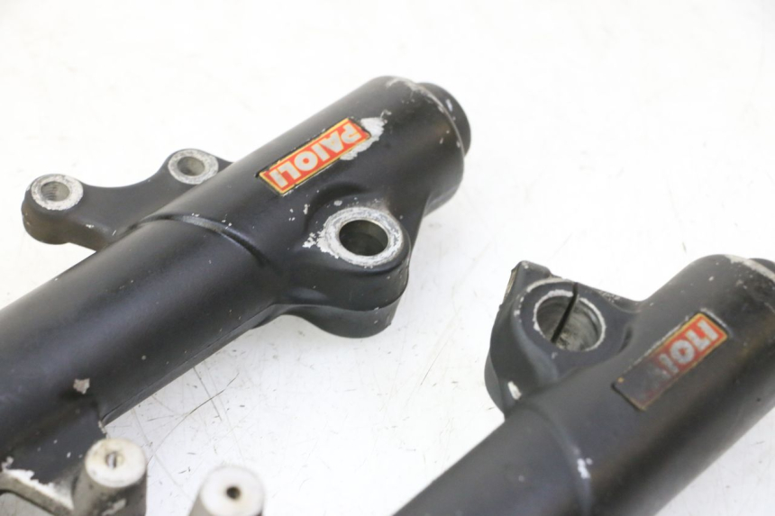 photo de GUARDA-POEIRA DA SUSPENSÃO DIANTEIRA PEUGEOT ELYSTAR 50 (2002 - 2014) - Pontos de fixação