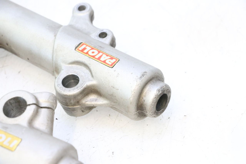 photo de GUARDA-POEIRA DA SUSPENSÃO DIANTEIRA PEUGEOT ELYSTAR 50 (2002 - 2014) - Pontos de fixação