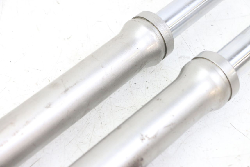 photo de GUARDA-POEIRA DA SUSPENSÃO DIANTEIRA SYM FIDDLE 2 S 125 (2012 - 2014) - Detalhes característicos