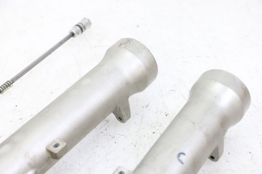 photo de GUARDA-POÓ DA FORQUILHA YAMAHA FJ 36Y 1100 (1984 - 1985) - Vista de perto
