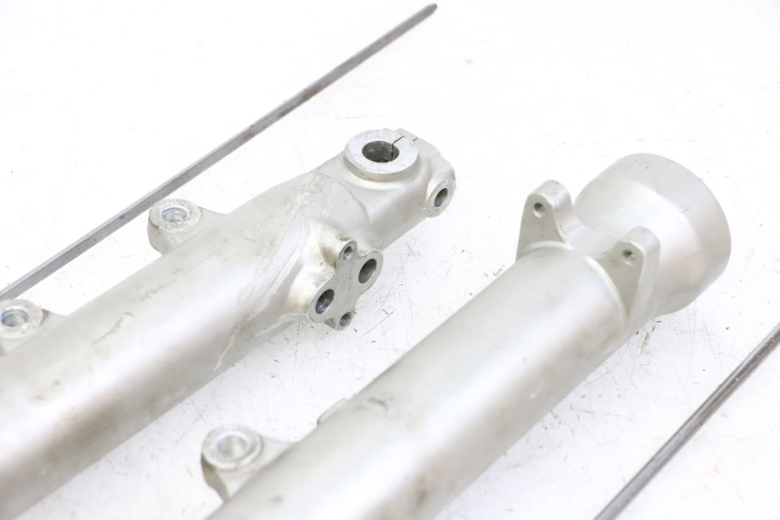 photo de GUARDA-POÓ DA FORQUILHA YAMAHA FJ 36Y 1100 (1984 - 1985) - Pontos de fixação