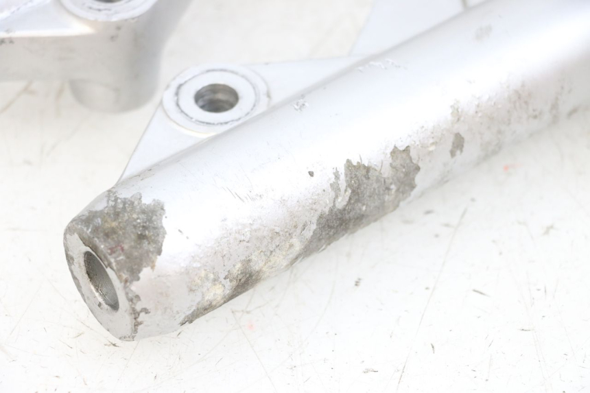 photo de GUARDA-POÓ DA FORQUILHA MBK FLAME X 125 (2007 - 2016) - Pontos de fixação