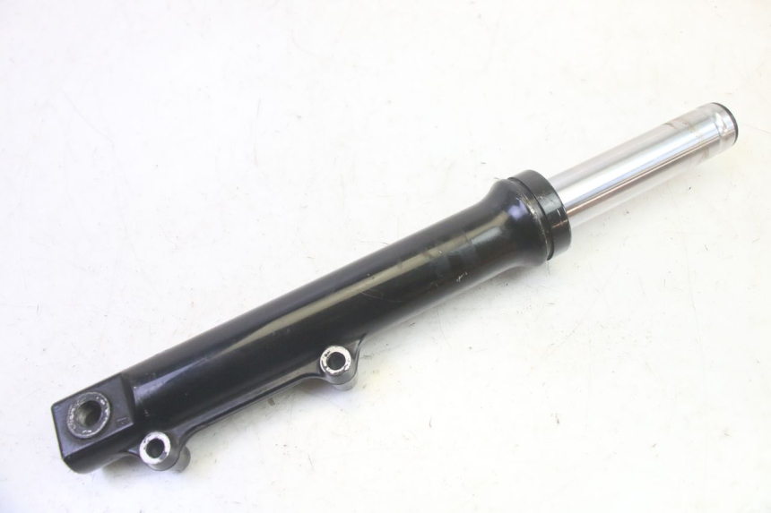 photo de GUARDA-POEIRA GARFO ESQUERDO SYM FIDDLE 3 III 125 (2014 - 2020) - Pontos de fixação