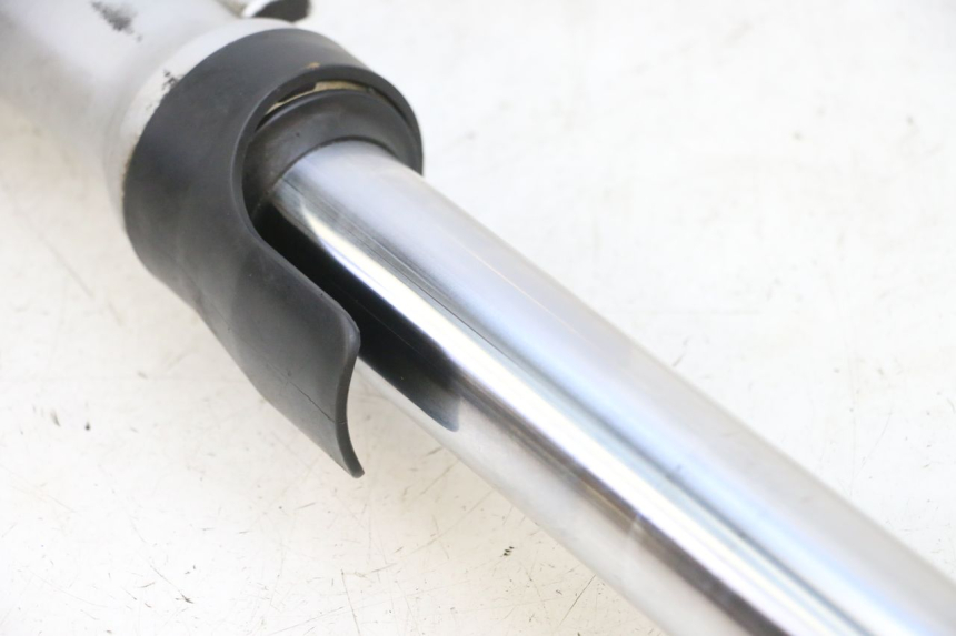 photo de CANOTE DE GARFO ESQUERDO YAMAHA FZ6 N FAZER 600 (2004 - 2006) - Outro ângulo de visão